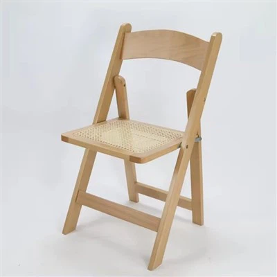 Klappstühle für den Garten aus Holz und Rattan